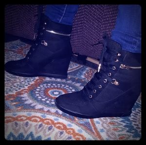 Black wedge sneakers